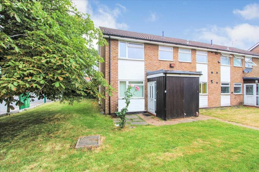 Flat Lucerne Close in Nottingham