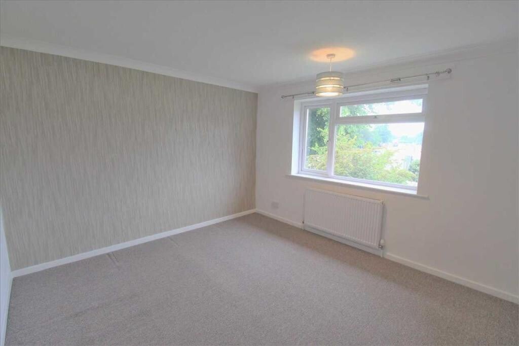 Flat Lucerne Close in Nottingham