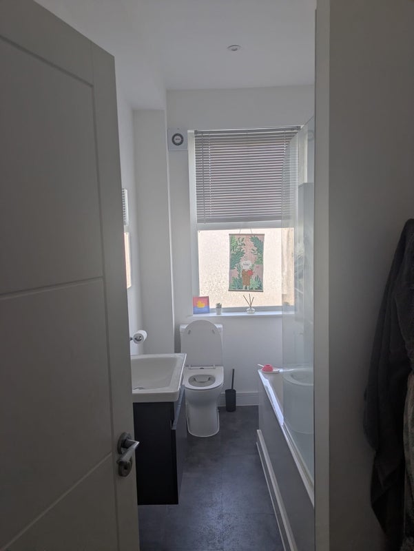 Room Whittington Road in Greater London