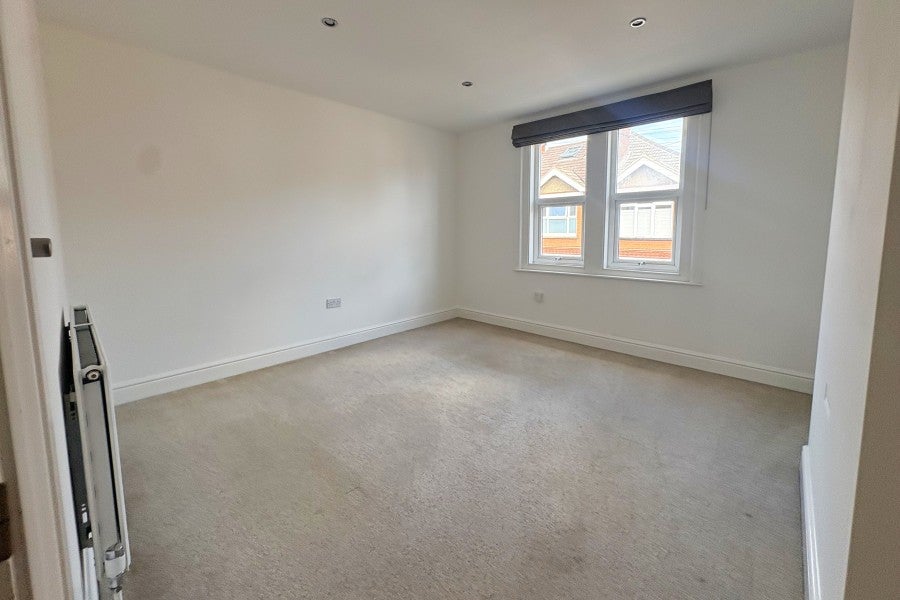 Flat Springfield Road in Guildford