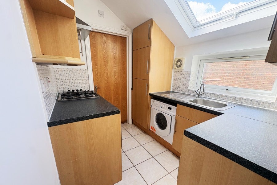Flat Springfield Road in Guildford