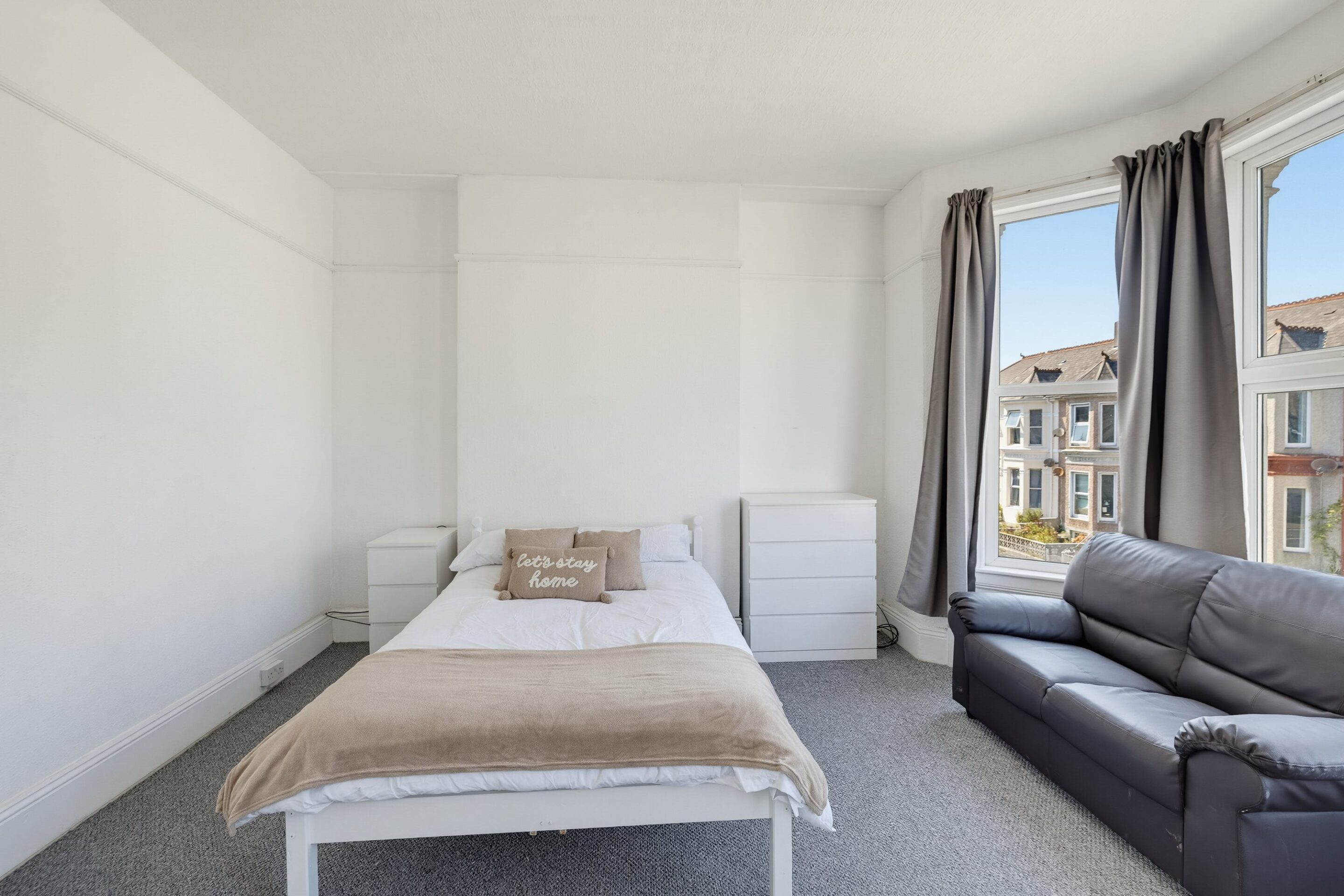 Room Beaumont Road in Plymouth