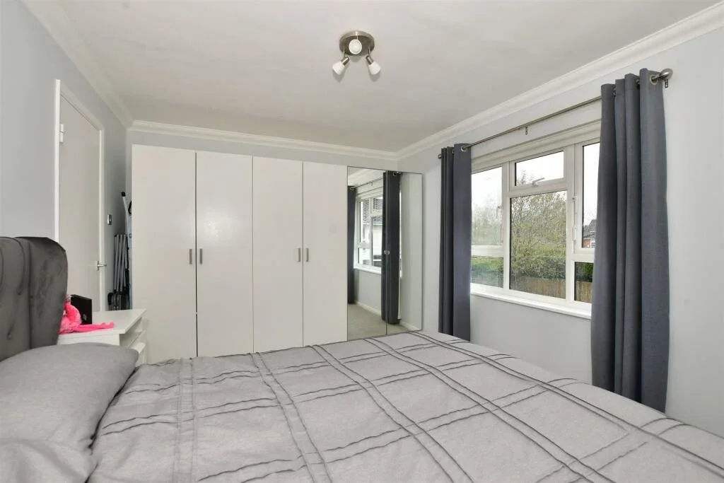 Flat Abbotsleigh Close in Greater London