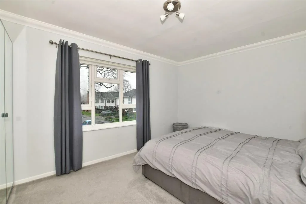 Flat Abbotsleigh Close in Greater London
