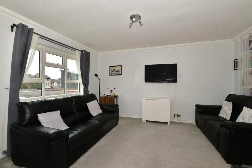 Flat Abbotsleigh Close in Greater London