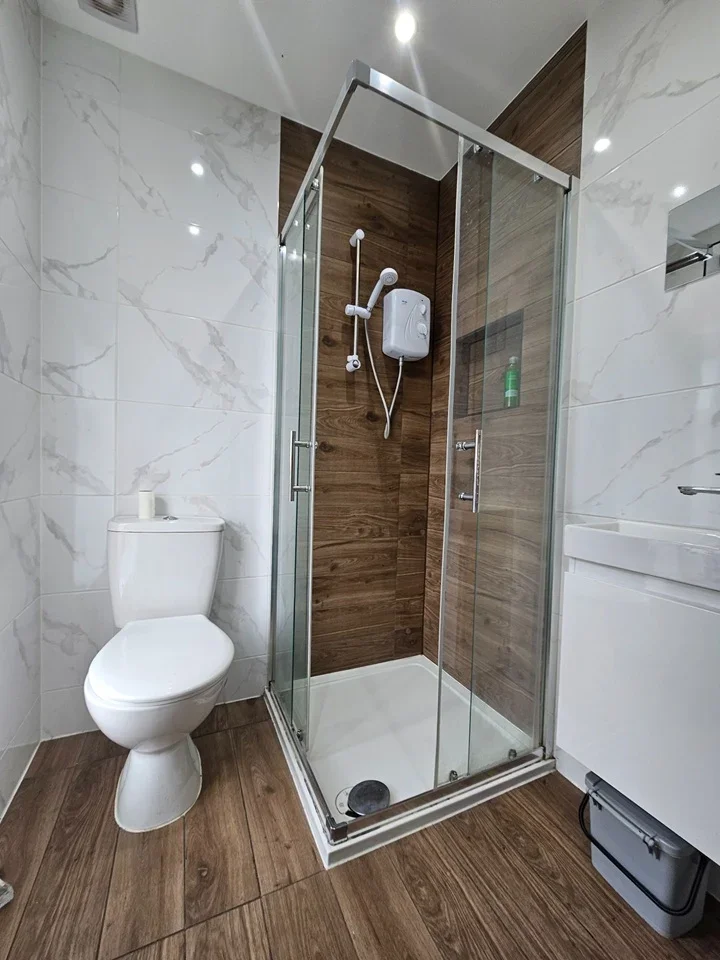 Flat High Grove in Greater London