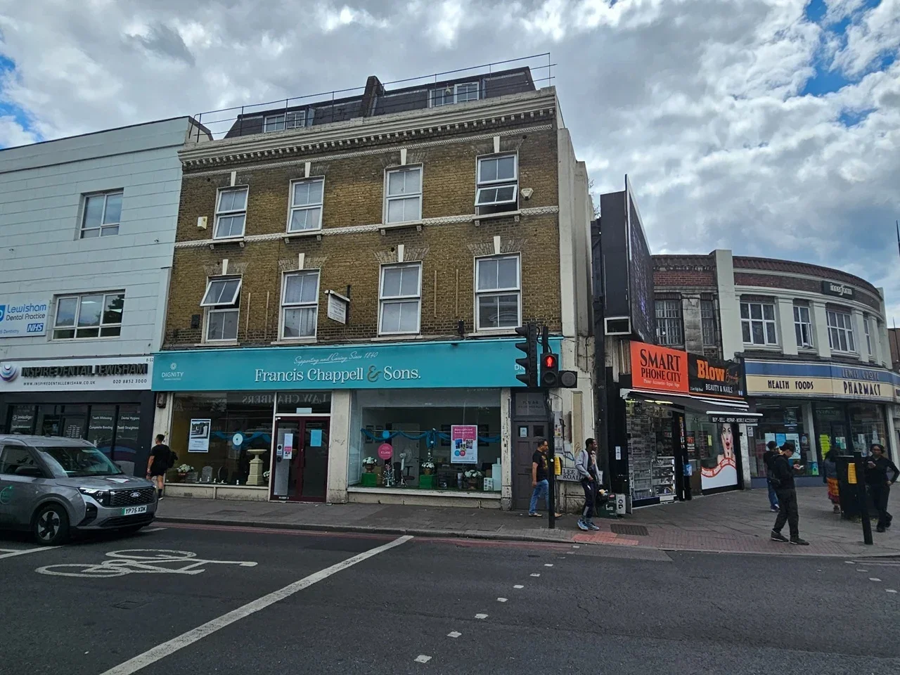 Flat High Grove in Greater London