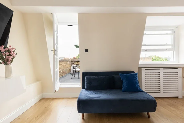 Flat Warwick Road in Greater London