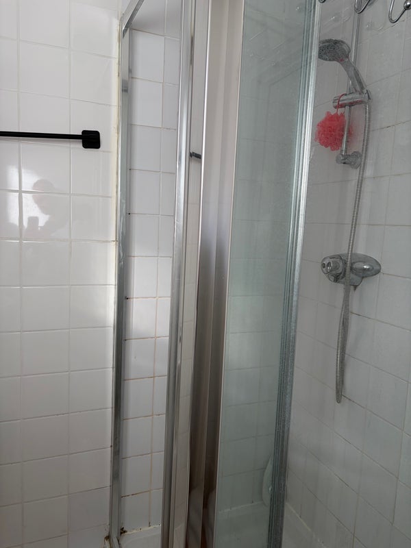 Room Larcom Street in Greater London