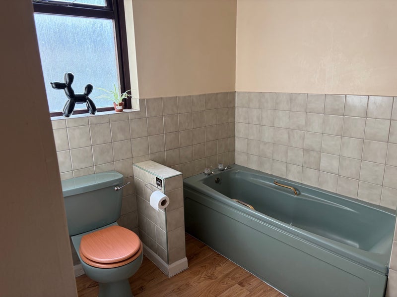 Room Larcom Street in Greater London