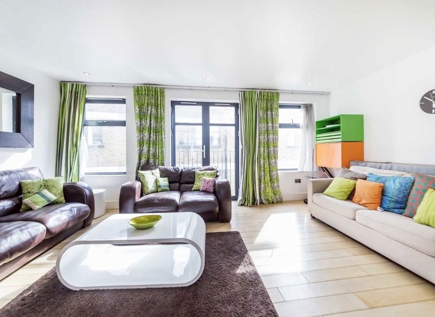 Flat Hatton Place in Greater London