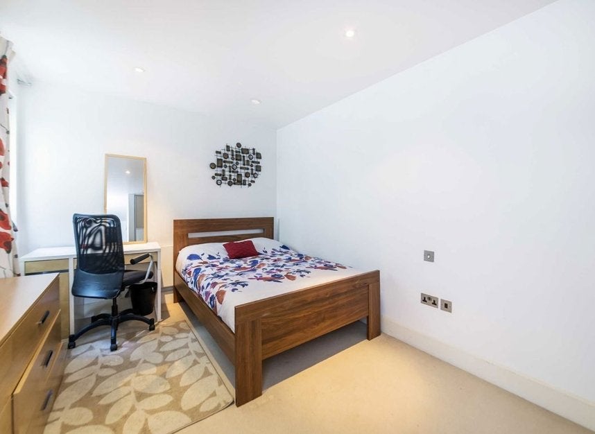 Flat Hatton Place in Greater London