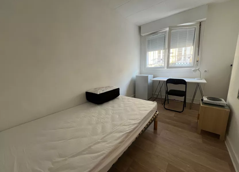 Flat Rue Henri Matisse in Bordeaux