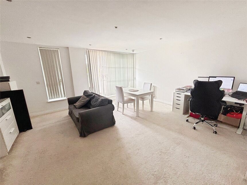 Flat Watkin Road in Leicester