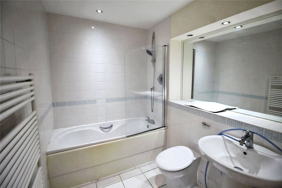 Flat Watkin Road in Leicester
