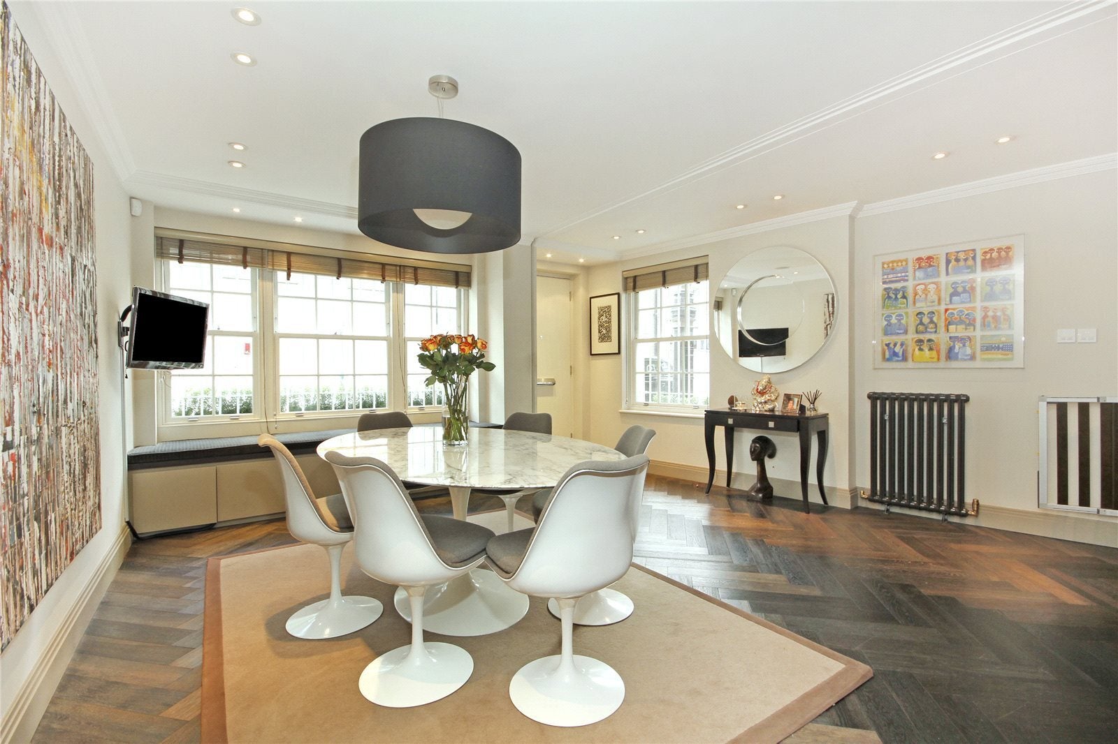 House Kinnerton Street in City of Westminster