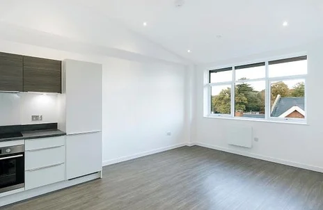Flat Knoll Road in Surrey Heath