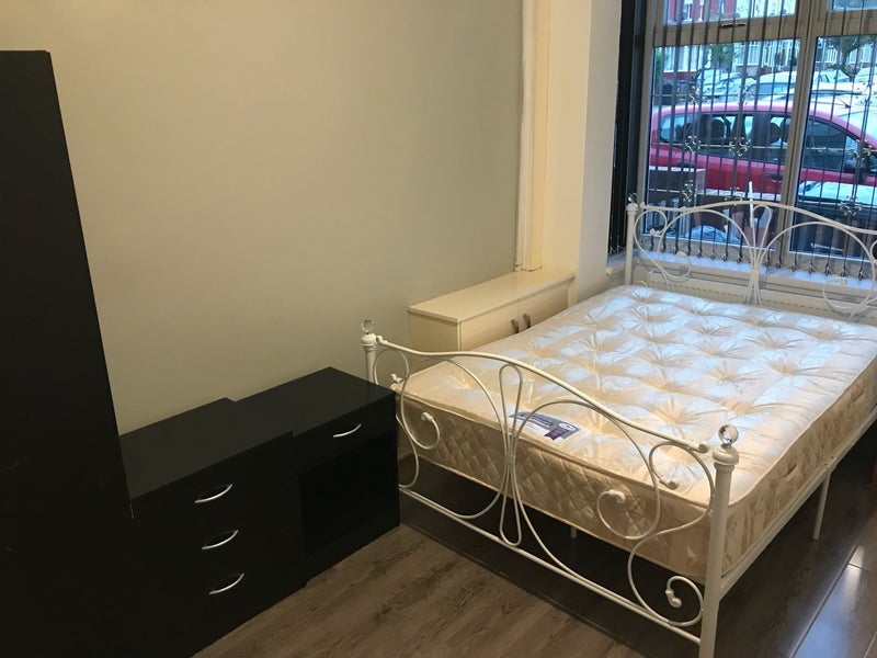 Room Grange Road in Birmingham
