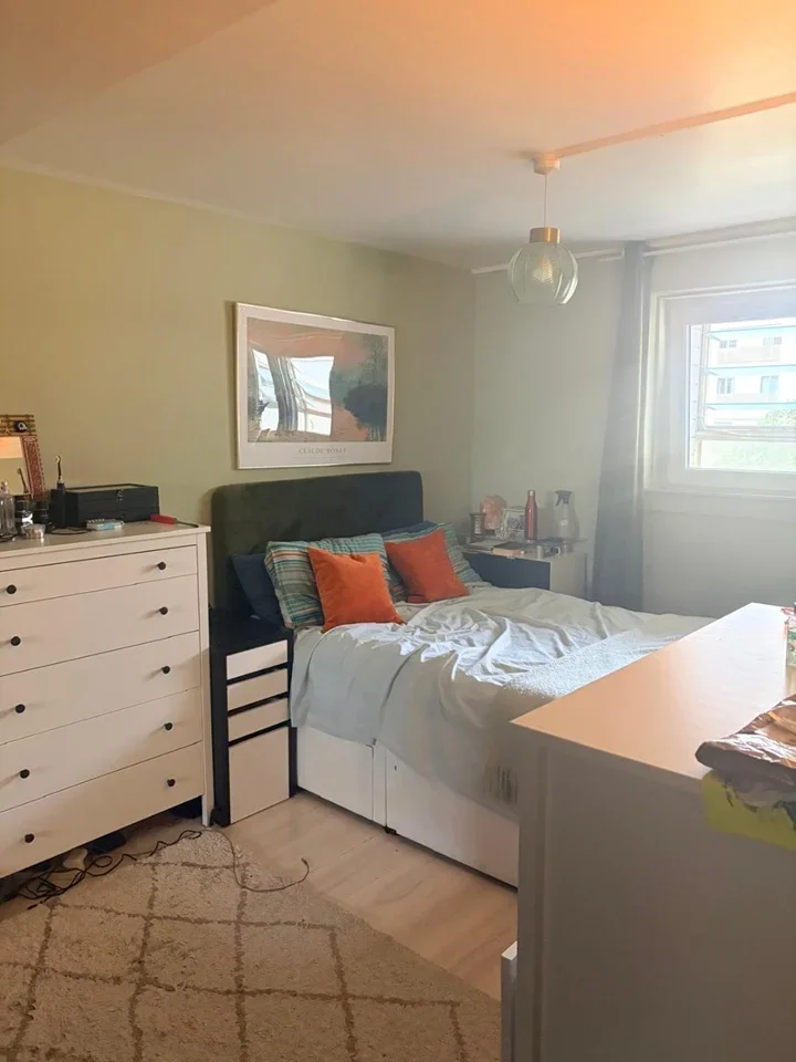 Room Brownswood Road in Greater London