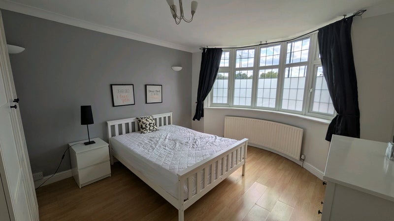 Room Nuthall Road in Nottingham