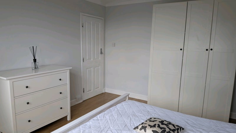 Room Nuthall Road in Nottingham