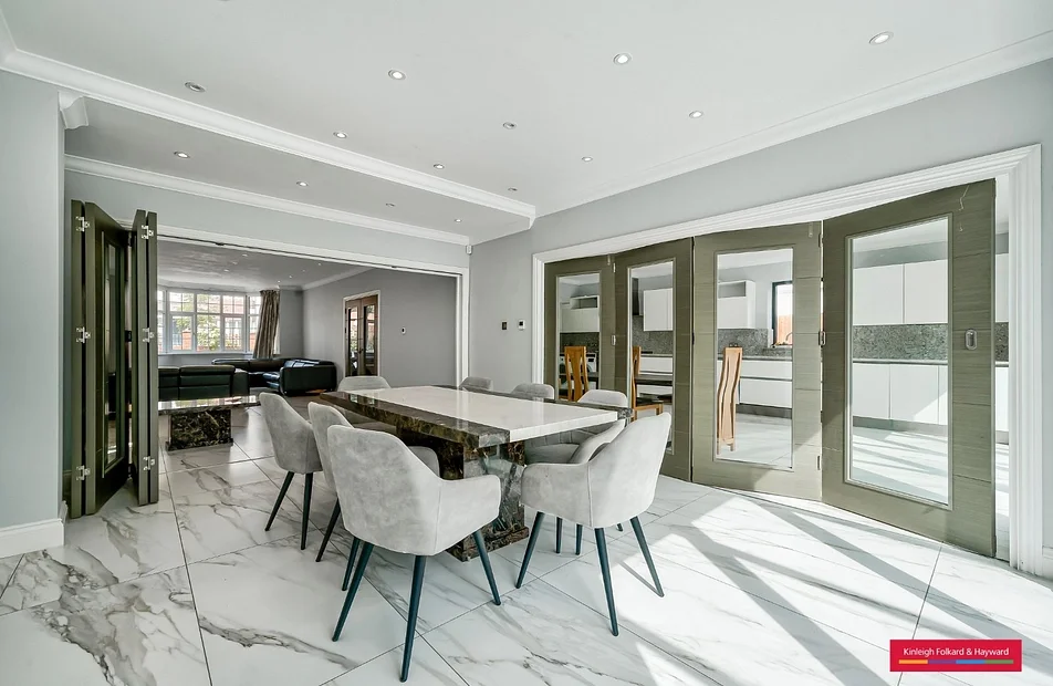House Crespigny Road in Greater London