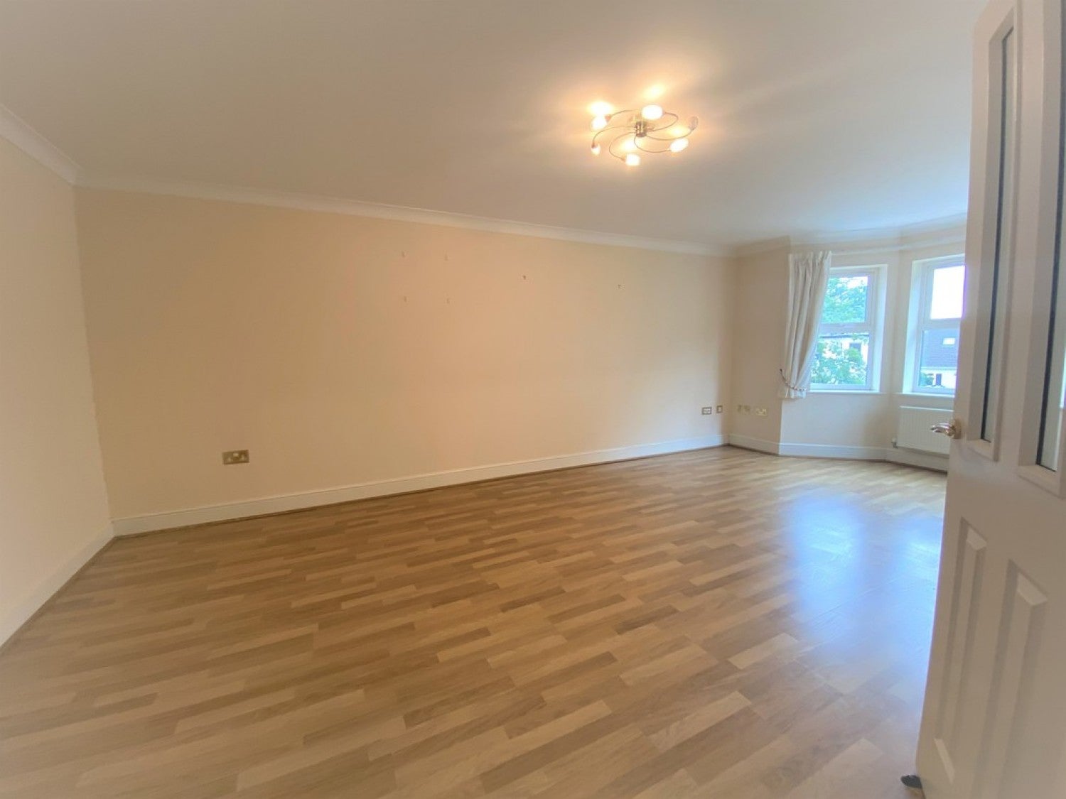 Flat Oak Tree Close in Royal Leamington Spa