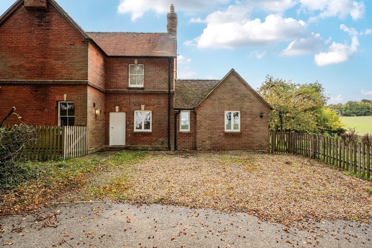 House Ewhurst Park in Basingstoke and Deane