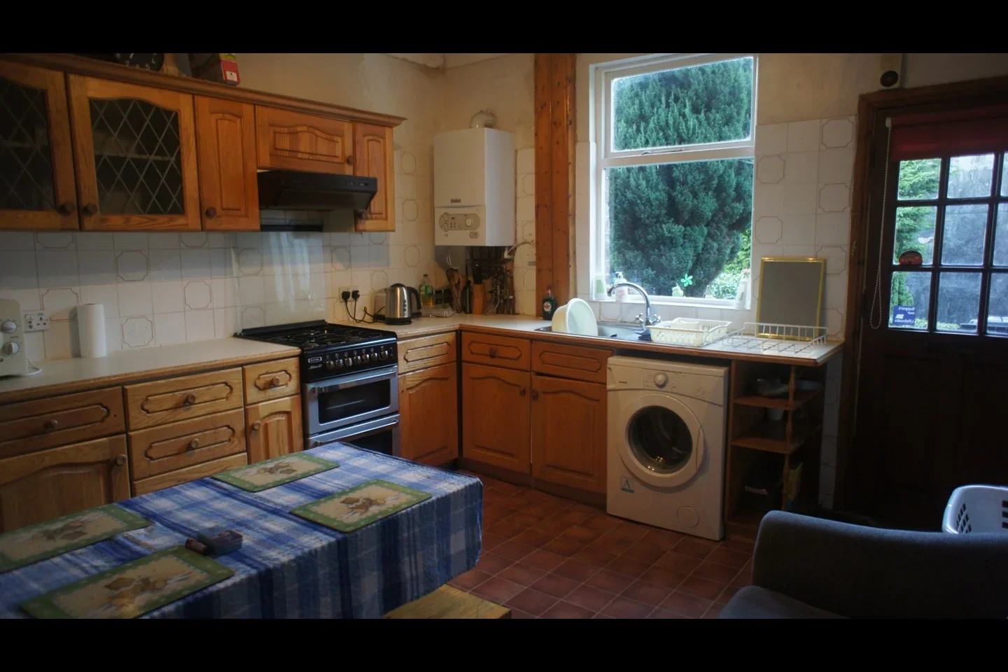 Room Tapton Crescent Road in Sheffield