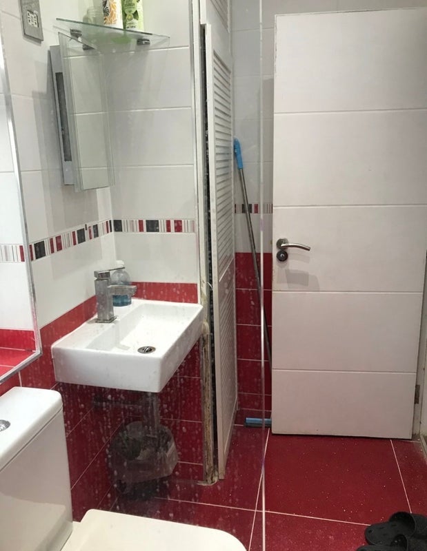 Room Meanley Road in Greater London