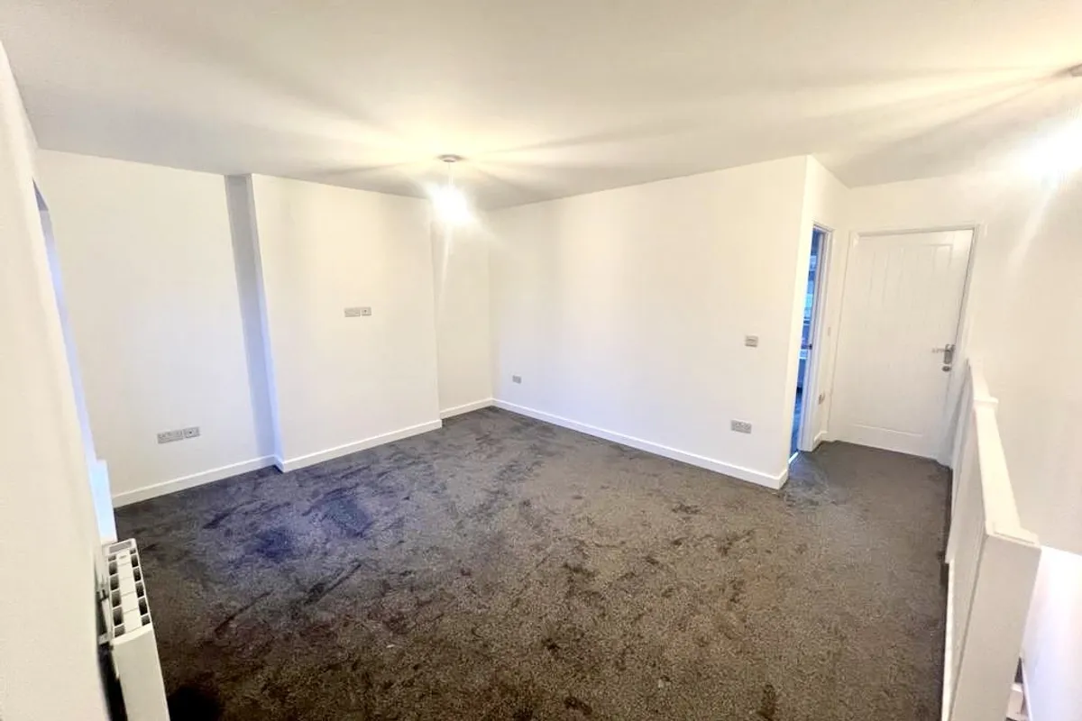 Flat Darthill Road in Fenland District