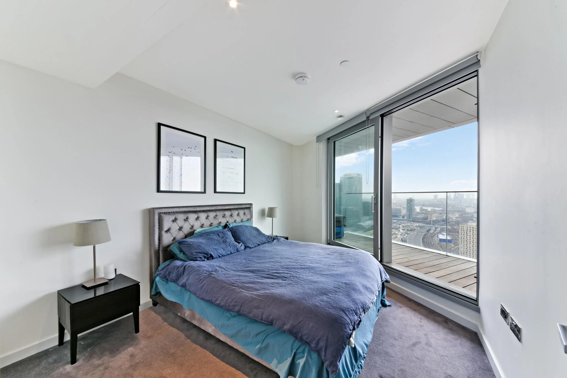 Flat Burdett Road in Greater London