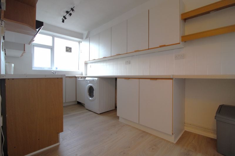 Flat Park View Court in Prestwich