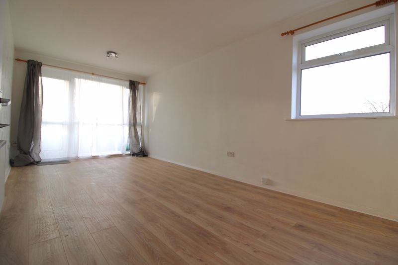 Flat Park View Court in Prestwich
