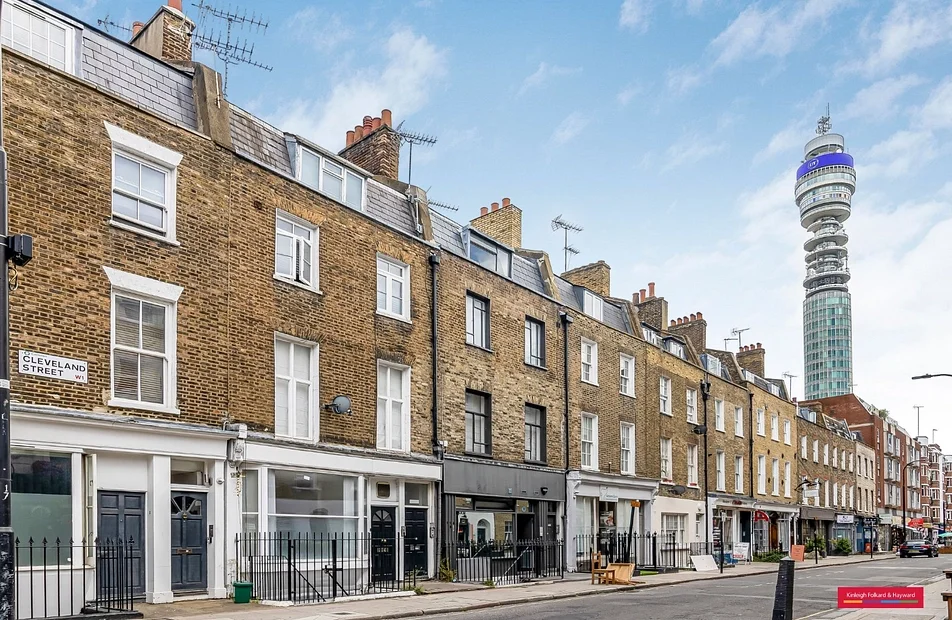 Flat Cleveland Street in Greater London