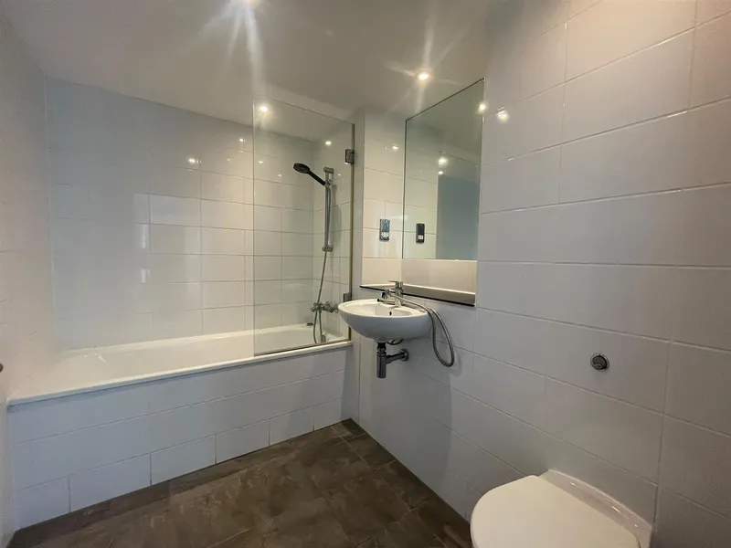 Flat Custom House Place in Liverpool