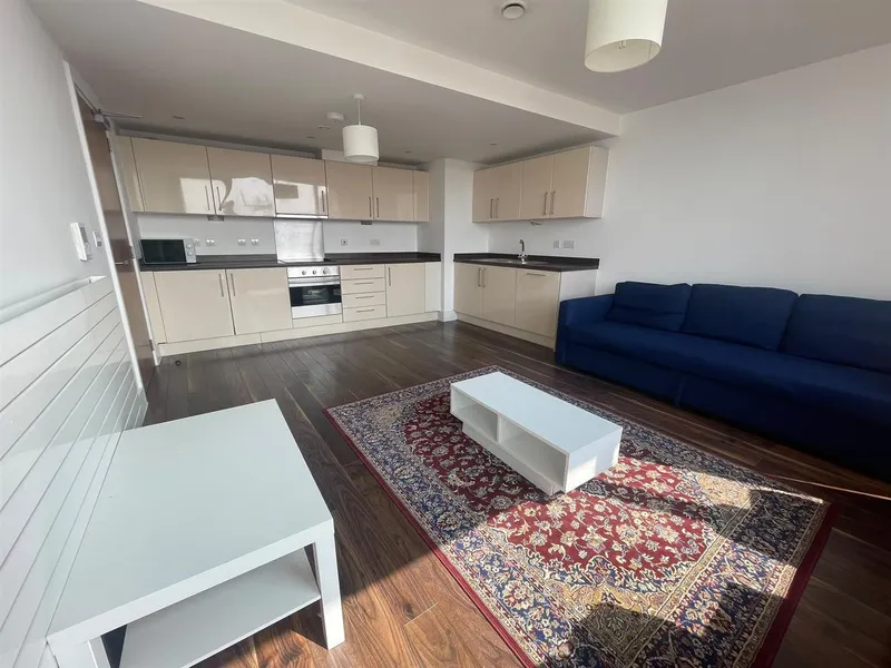 Flat Custom House Place in Liverpool