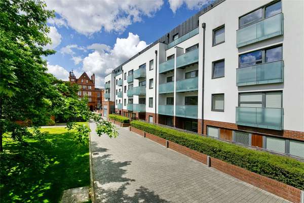Flat Tiltman Place in Greater London