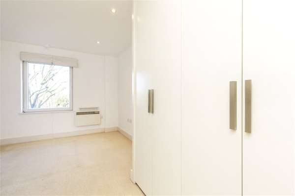 Flat Tiltman Place in Greater London
