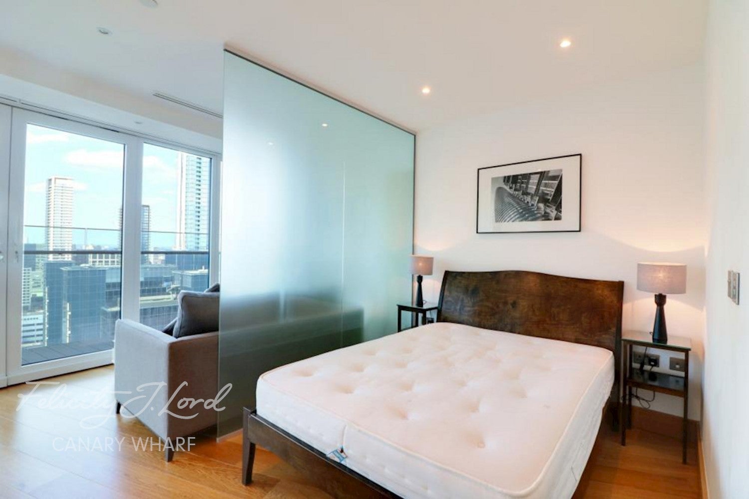 Flat Crossharbour Plaza in Greater London