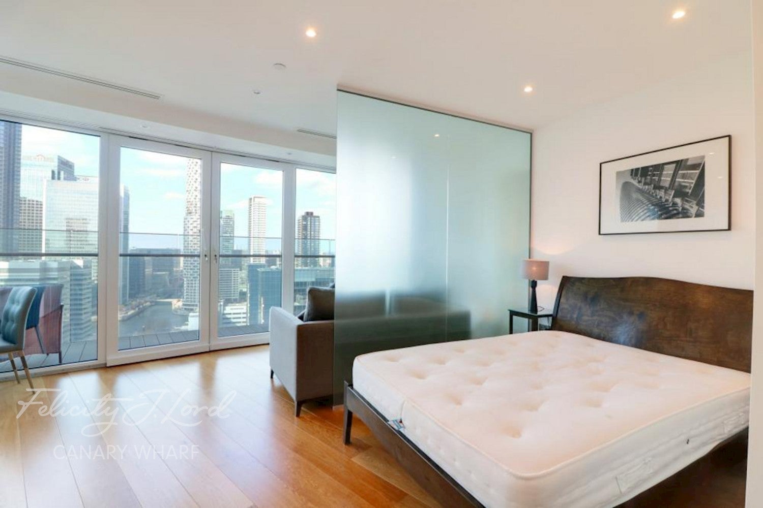 Flat Crossharbour Plaza in Greater London