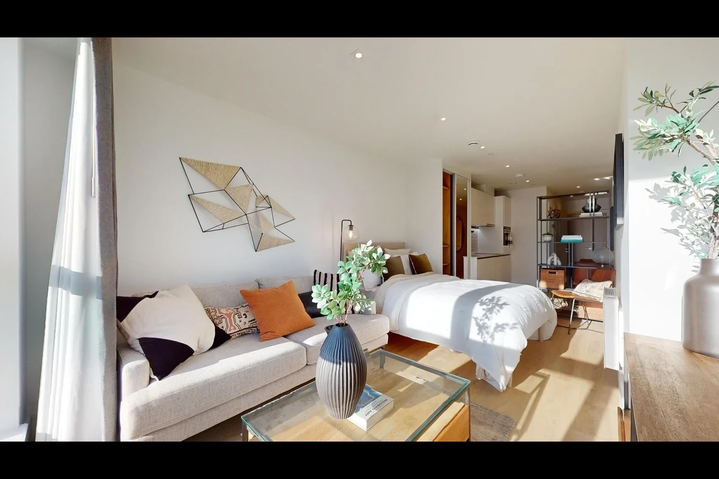 Flat Coombe Lane in Greater London
