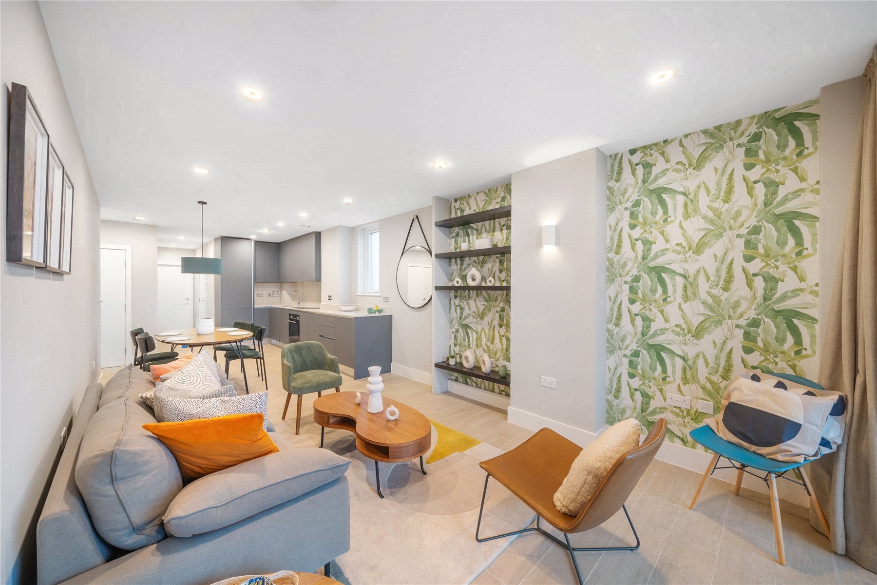 Flat Wyvil Road in Greater London
