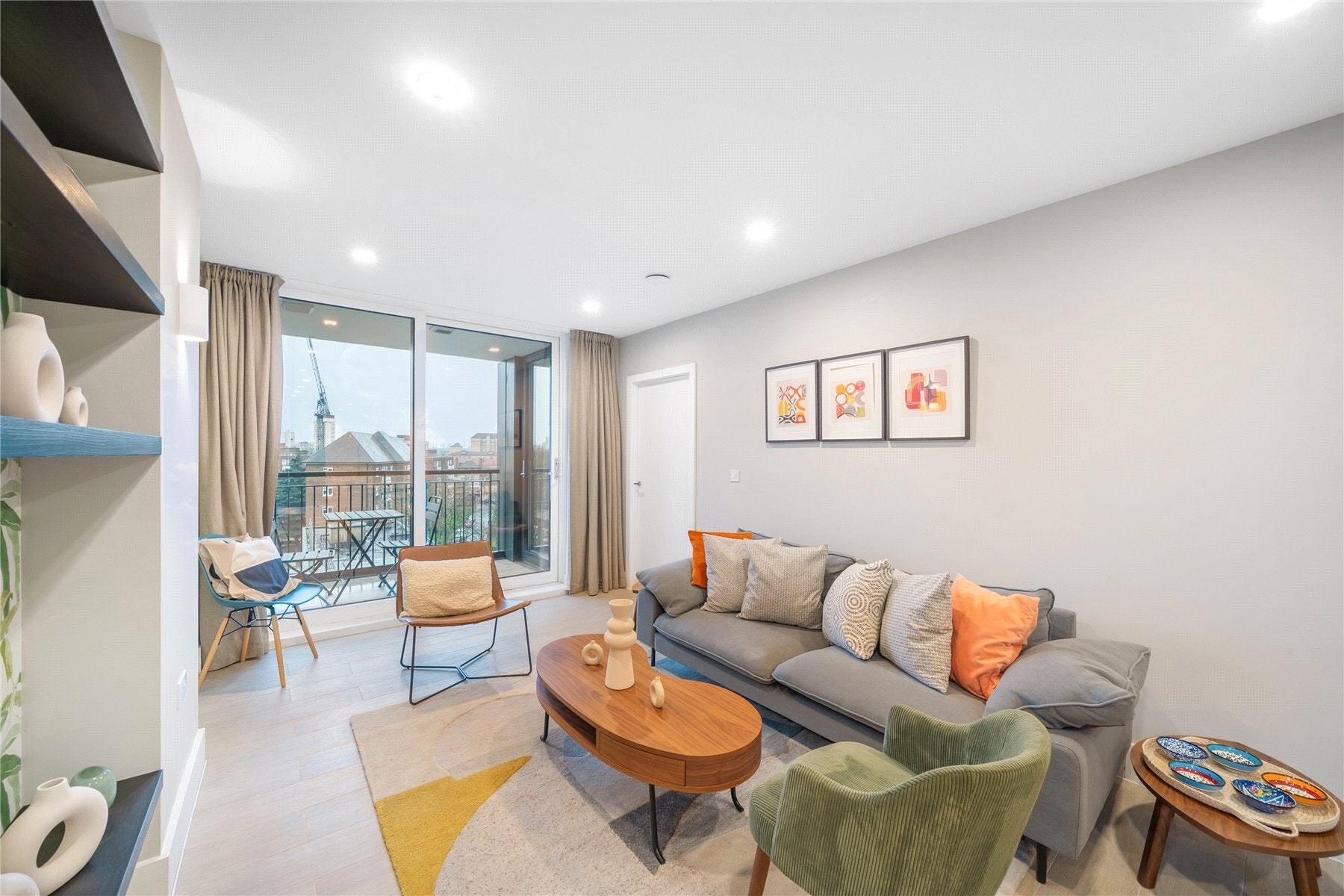 Flat Wyvil Road in Greater London