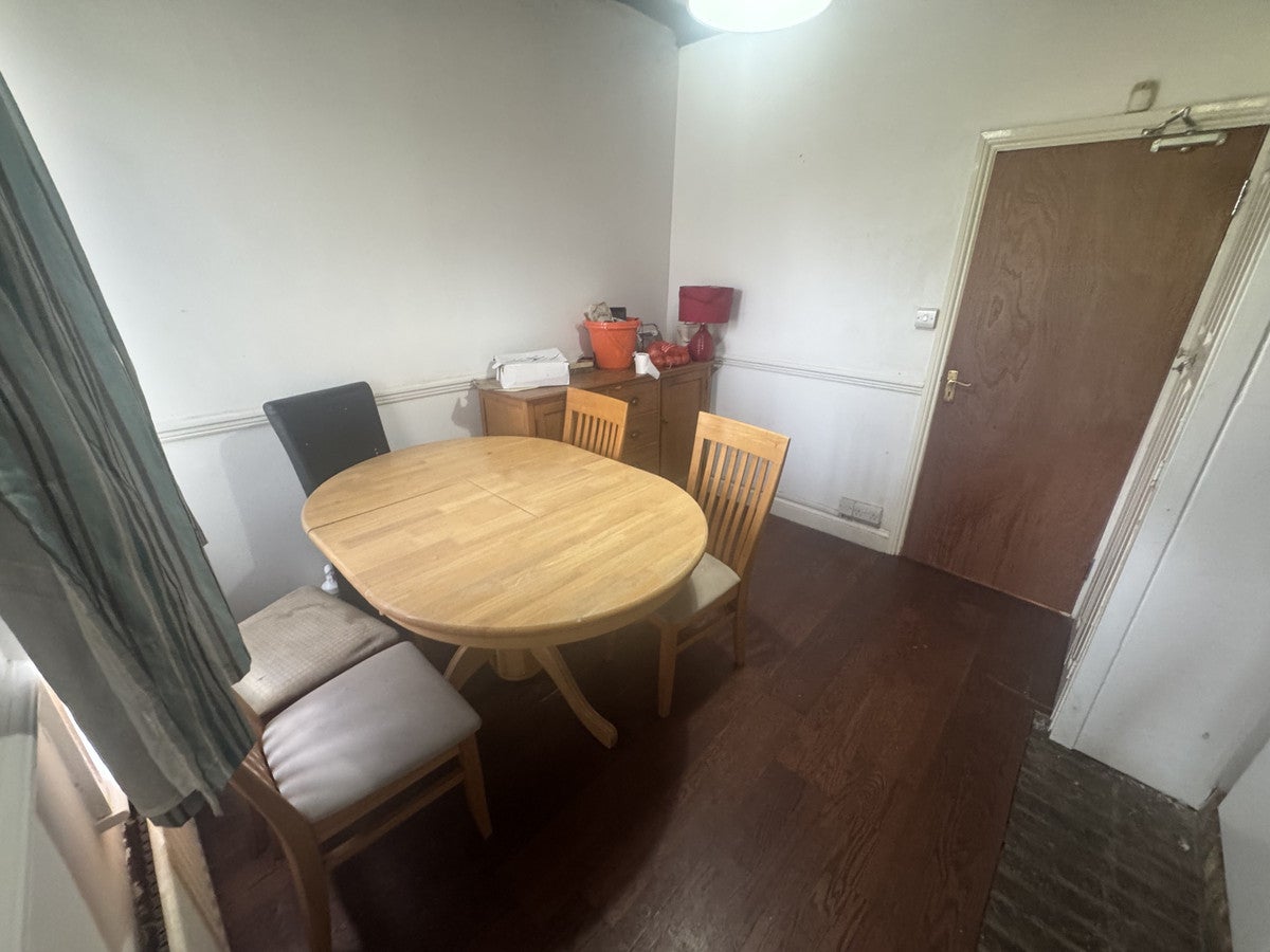 Room Hazelbank Road in Greater London
