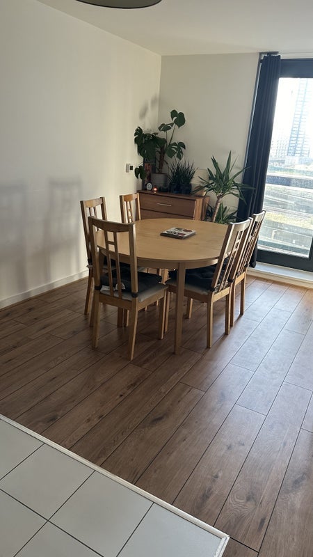 Flat Hallsville Road in Greater London