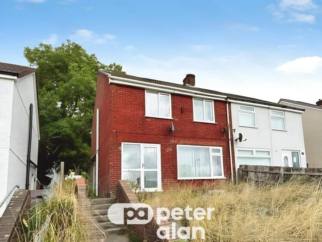 House Cedar Road in Pentwyn