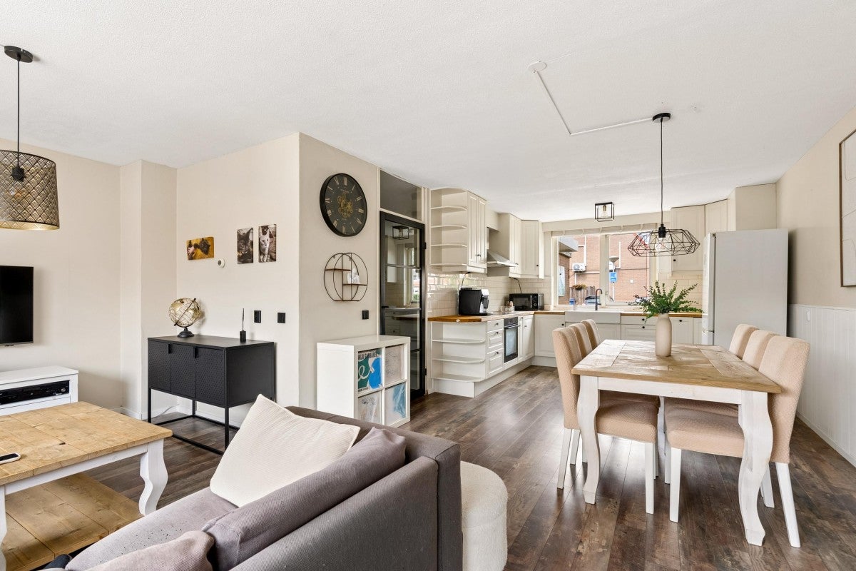 Tussenwoning te koop: Geleenstraat 9, Almere