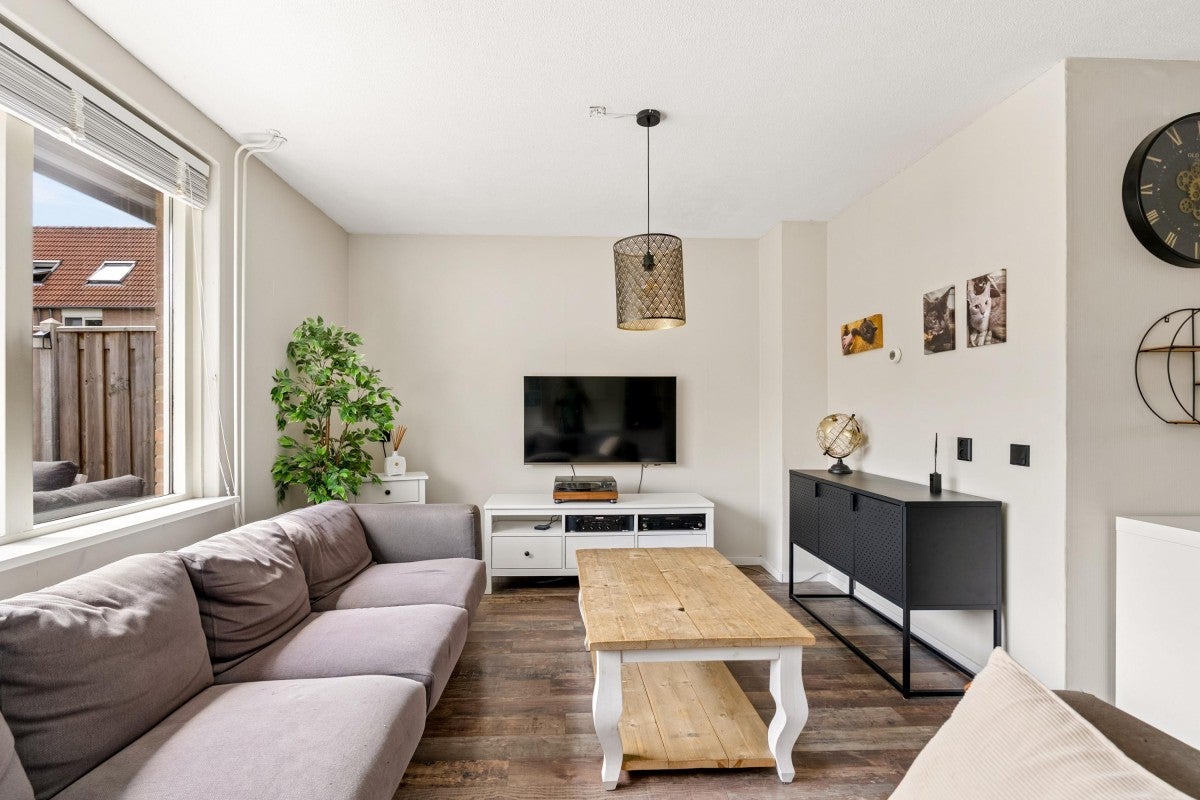 Tussenwoning te koop: Geleenstraat 9, Almere