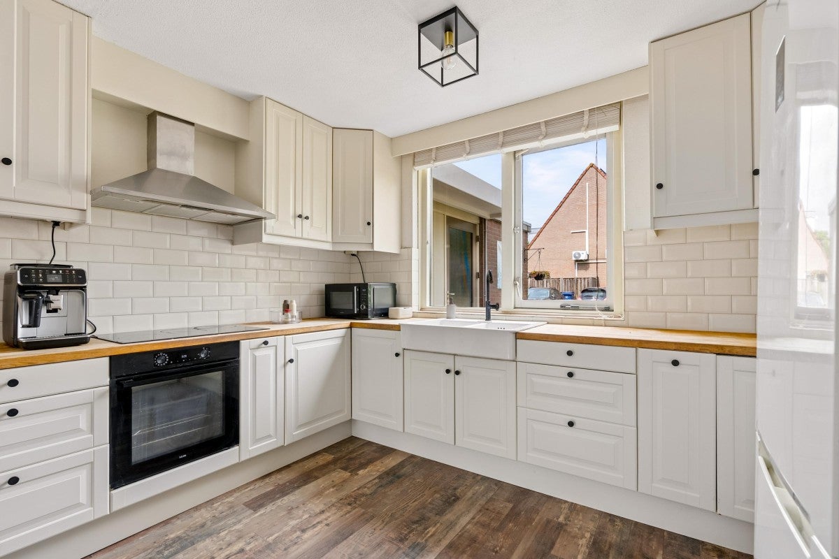 Tussenwoning te koop: Geleenstraat 9, Almere